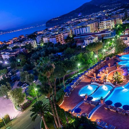 Hilton Sorrento Palace Esterno foto