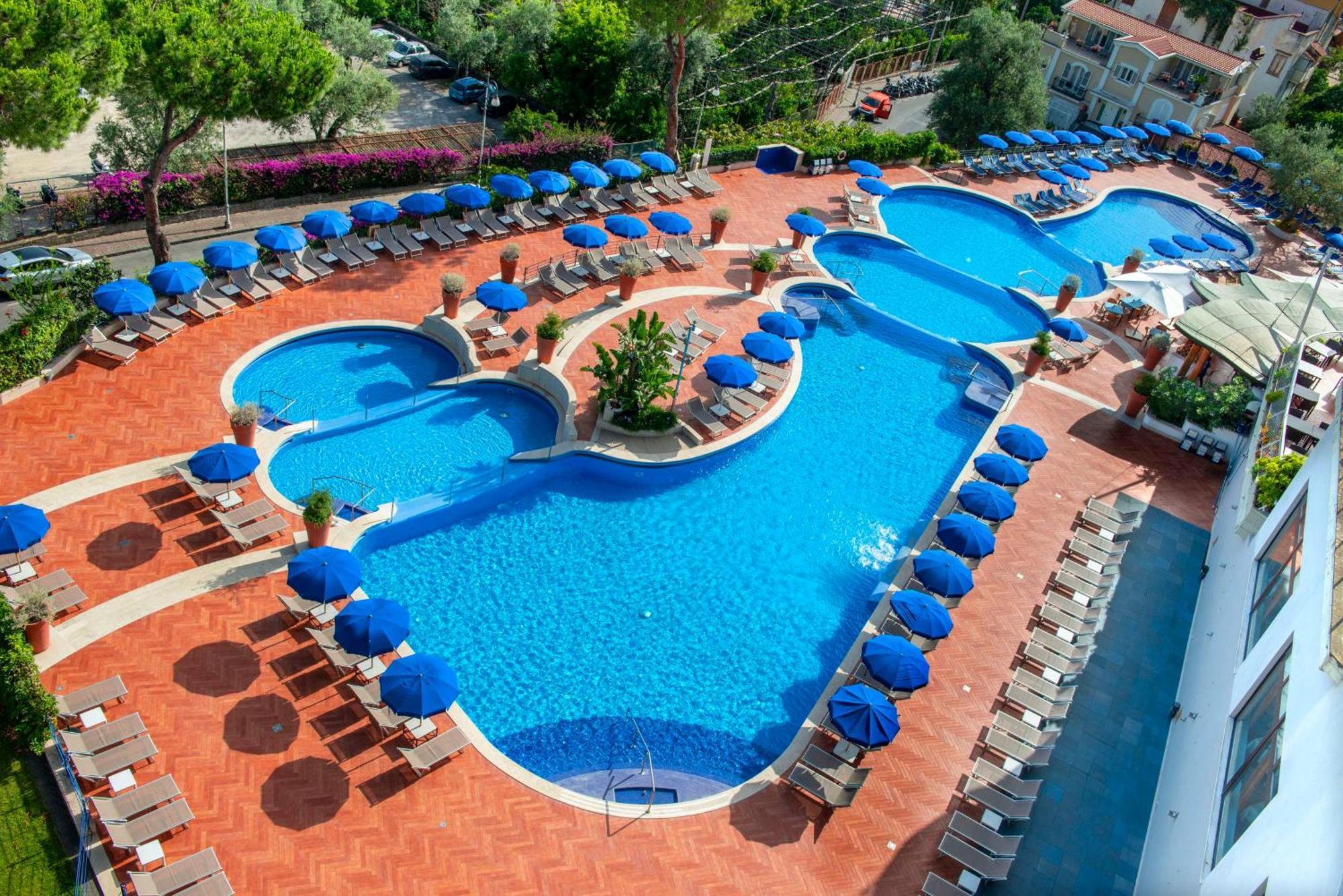 Hilton Sorrento Palace Esterno foto