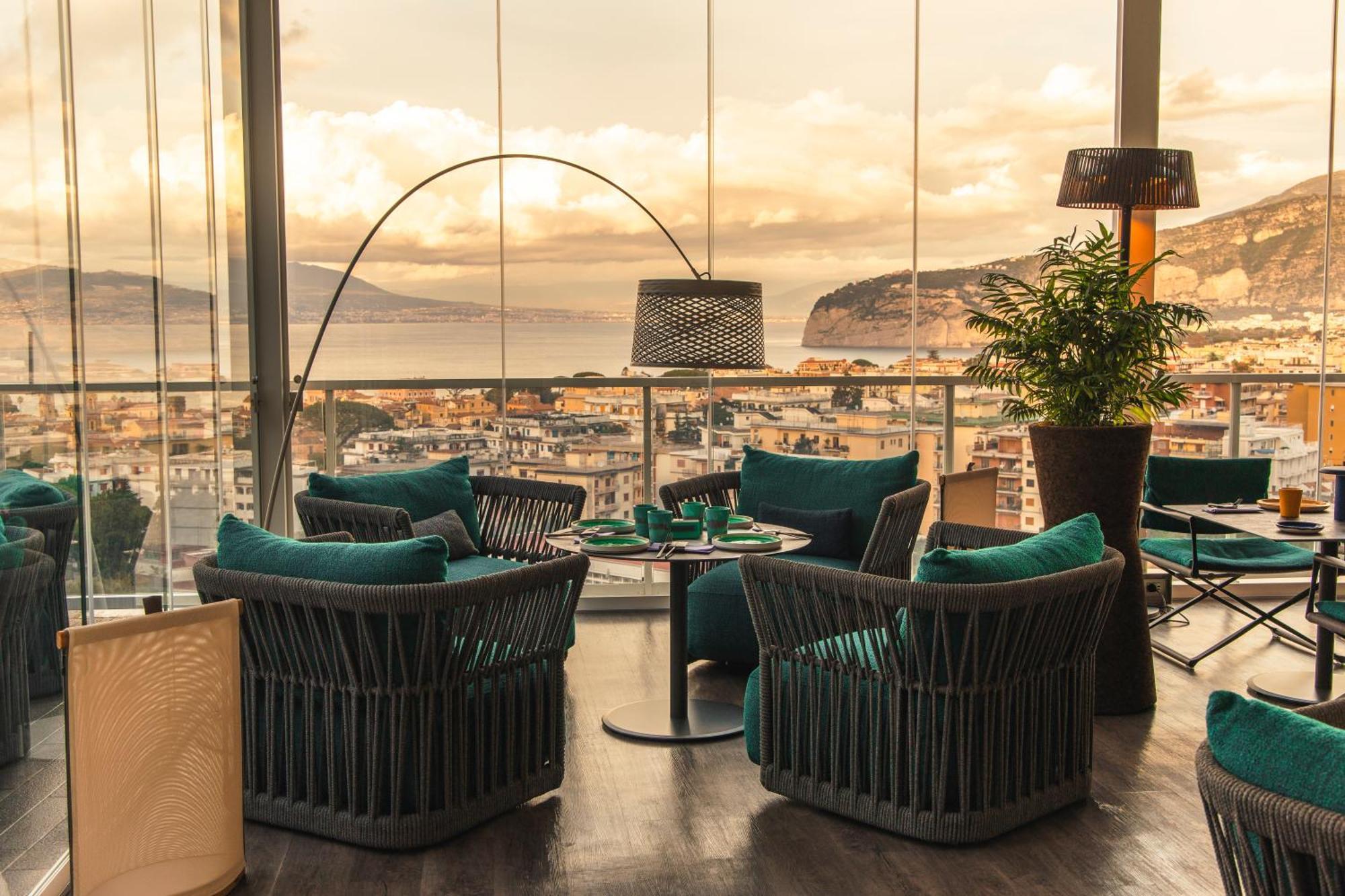 Hilton Sorrento Palace Esterno foto