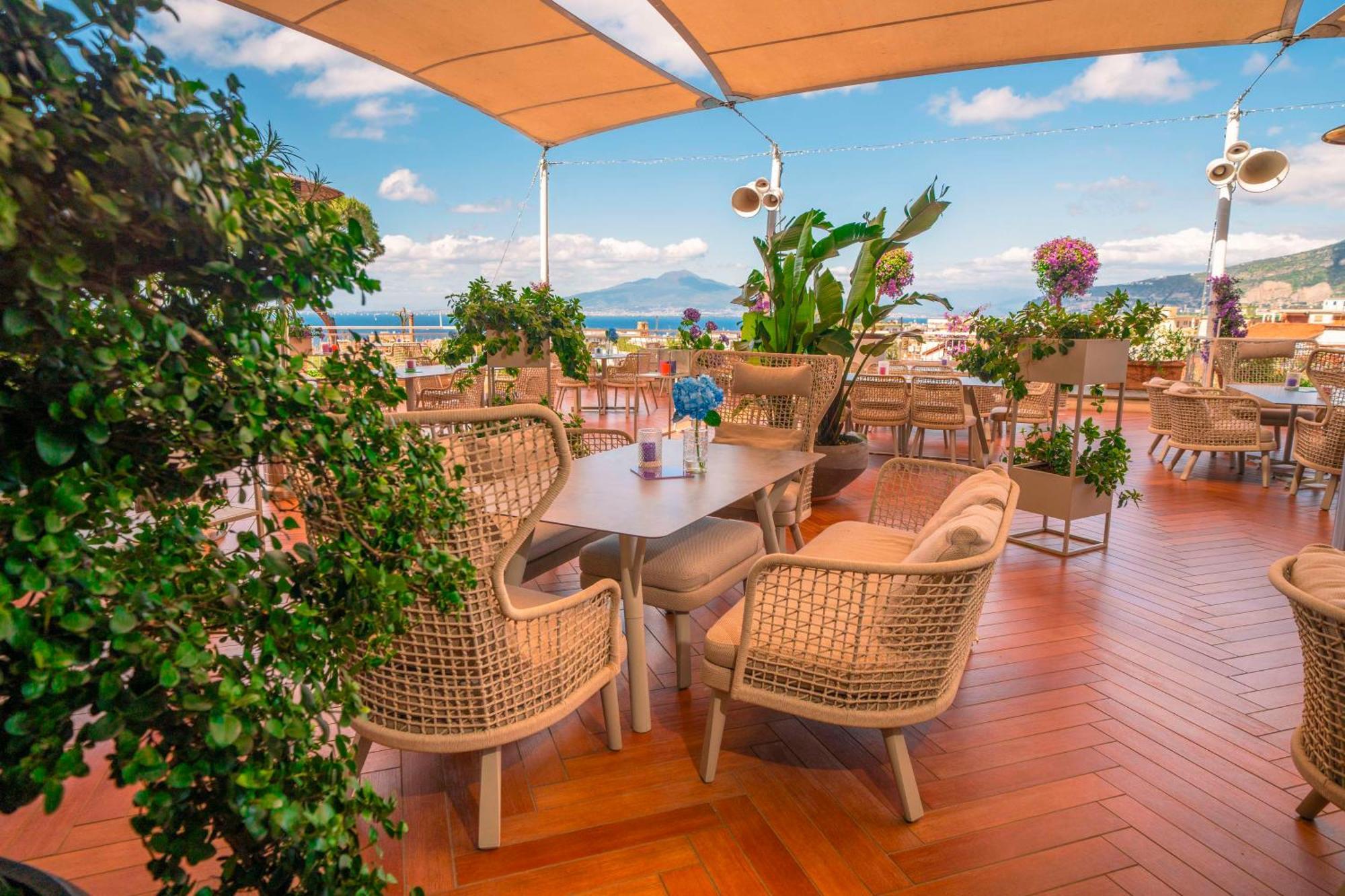 Hilton Sorrento Palace Esterno foto