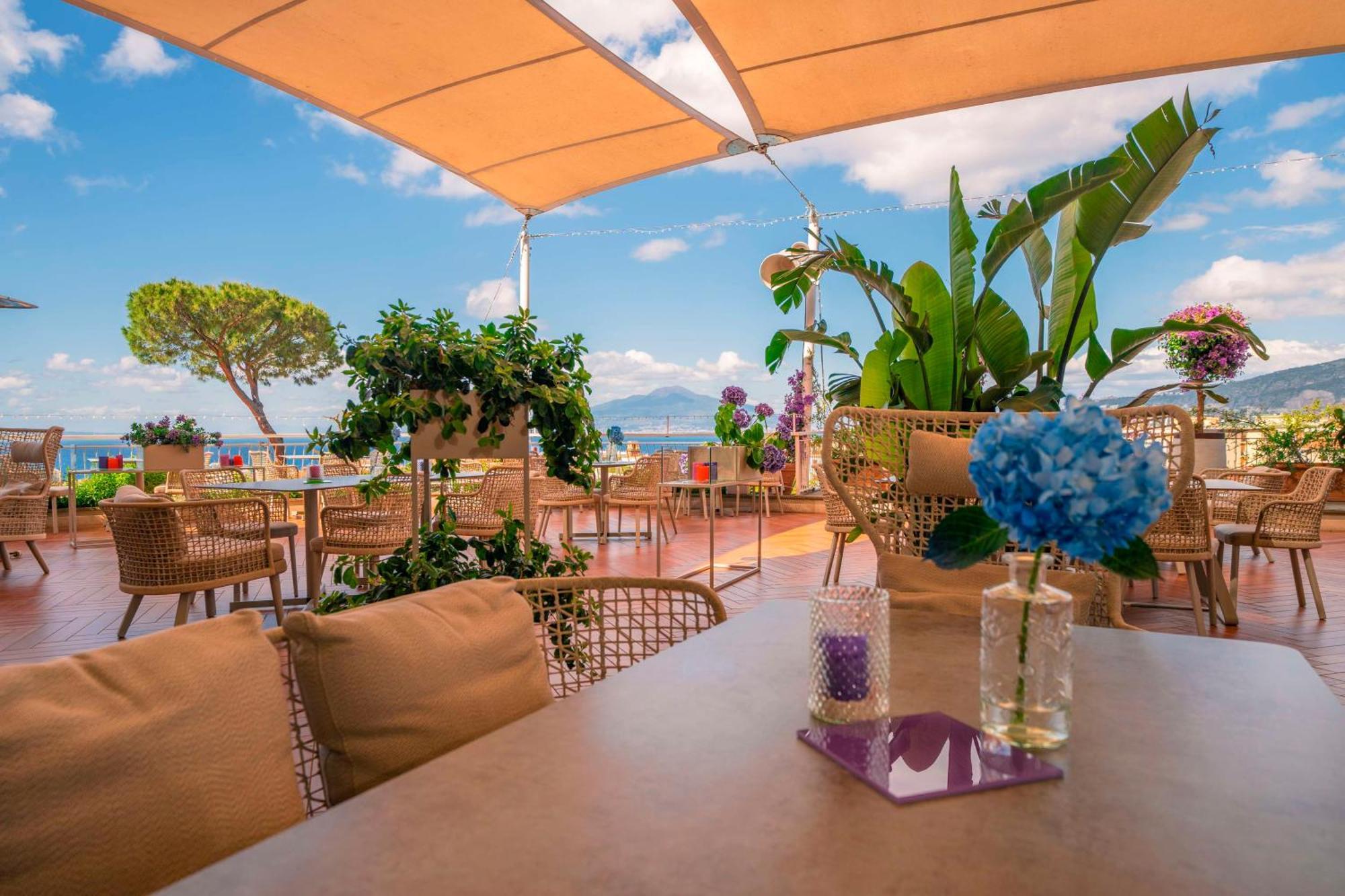 Hilton Sorrento Palace Esterno foto